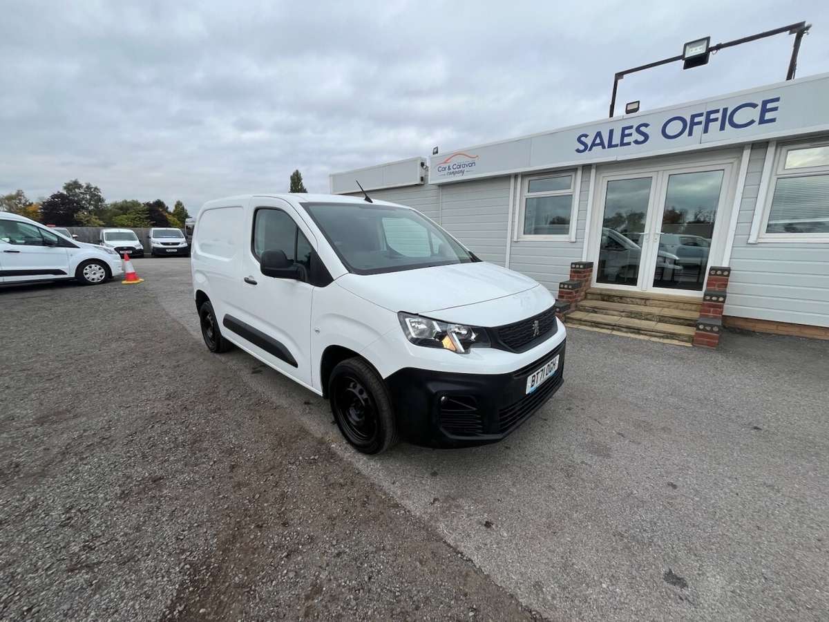 Check out this Peugeot Partner 2021 Diesel Manual