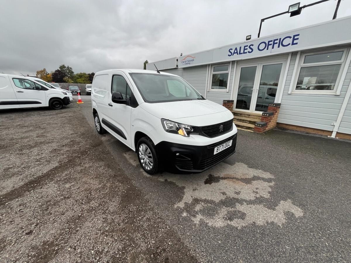 Check out this Peugeot Partner 2021 Diesel Manual