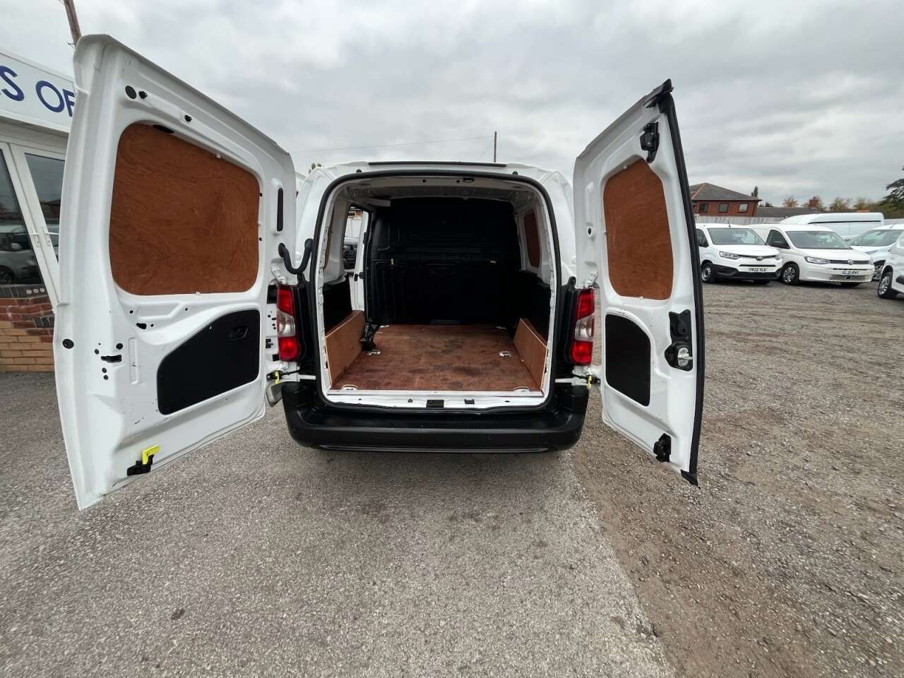 2021 PEUGEOT PARTNER 2021 PEUGEOT PARTNER