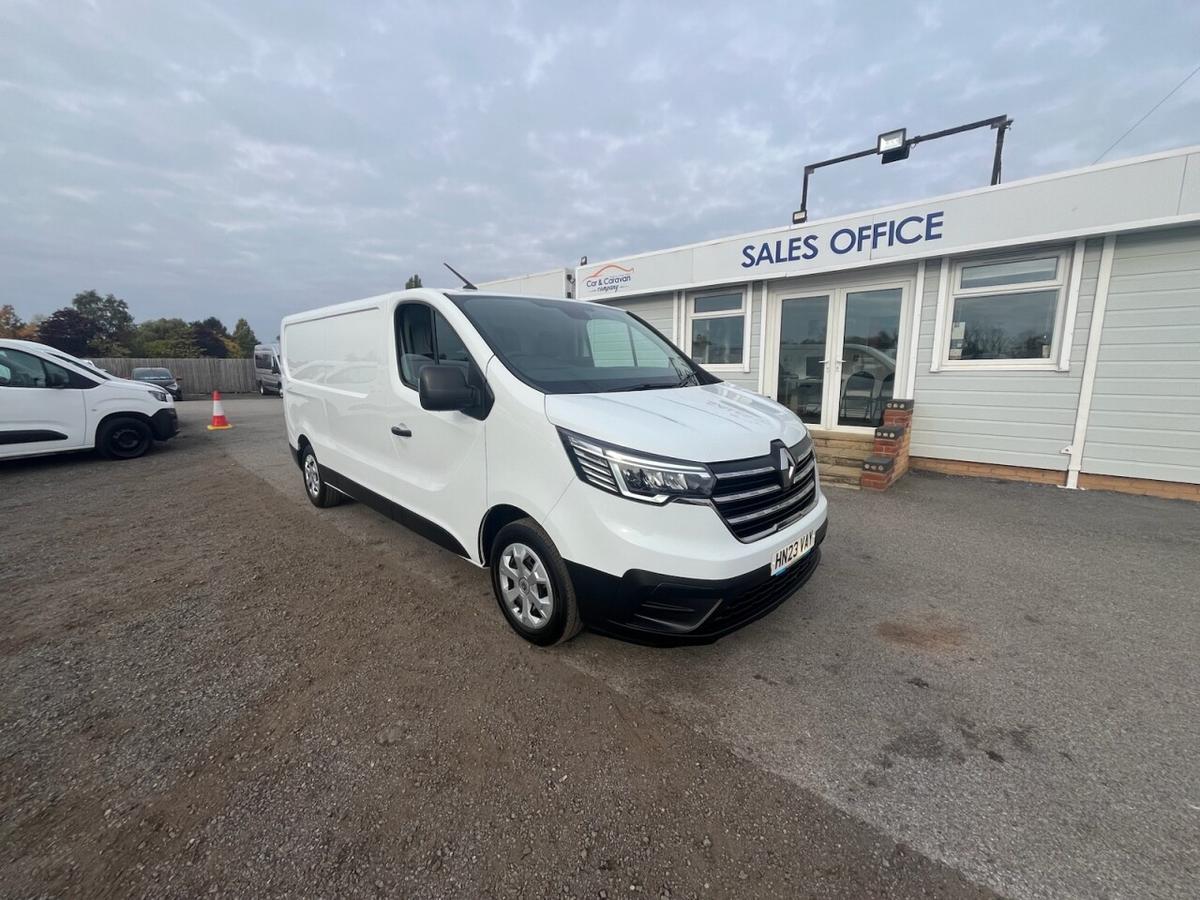 Check out this Renault Trafic 2023 Diesel Manual