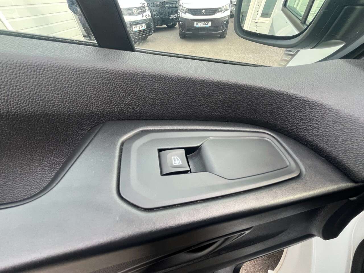 2023 RENAULT TRAFIC 2023 RENAULT TRAFIC