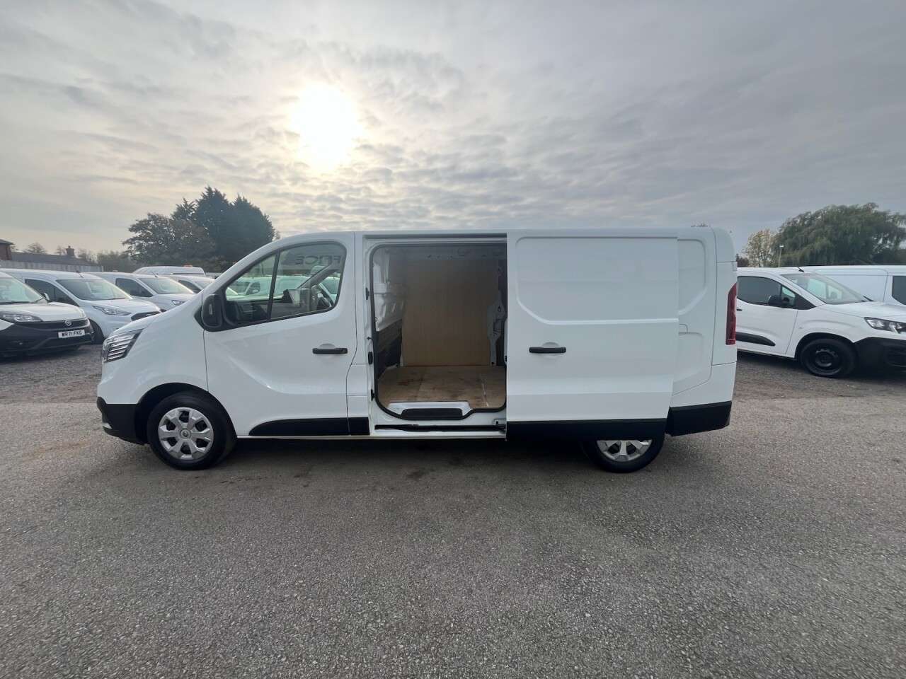 2023 RENAULT TRAFIC 2023 RENAULT TRAFIC