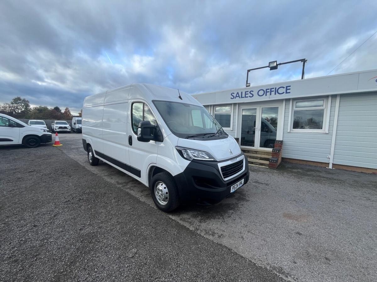 Check out this Peugeot Boxer 2024 Diesel Manual