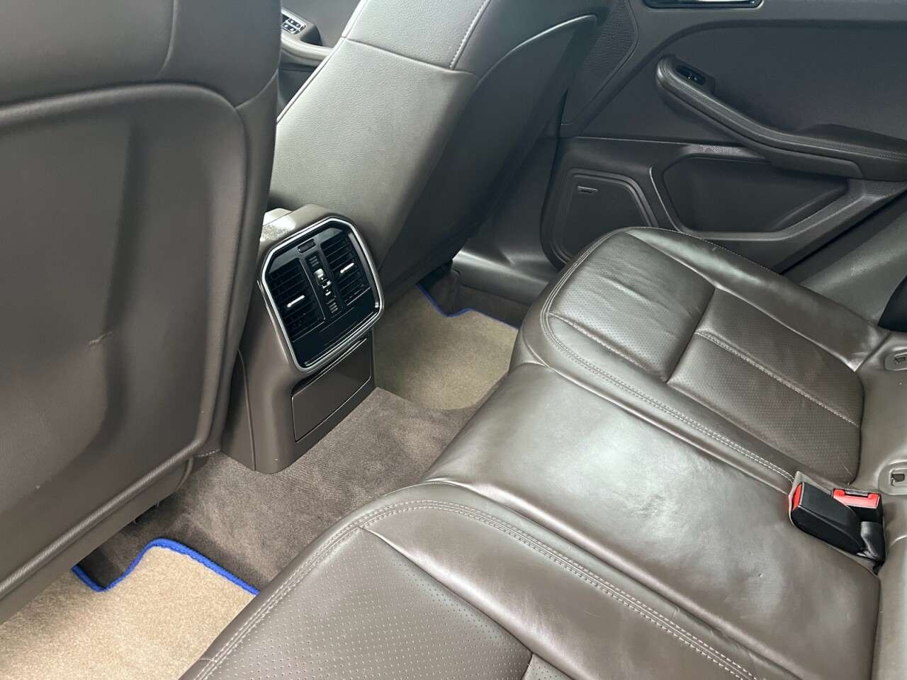 2015 PORSCHE MACAN 2015 PORSCHE MACAN