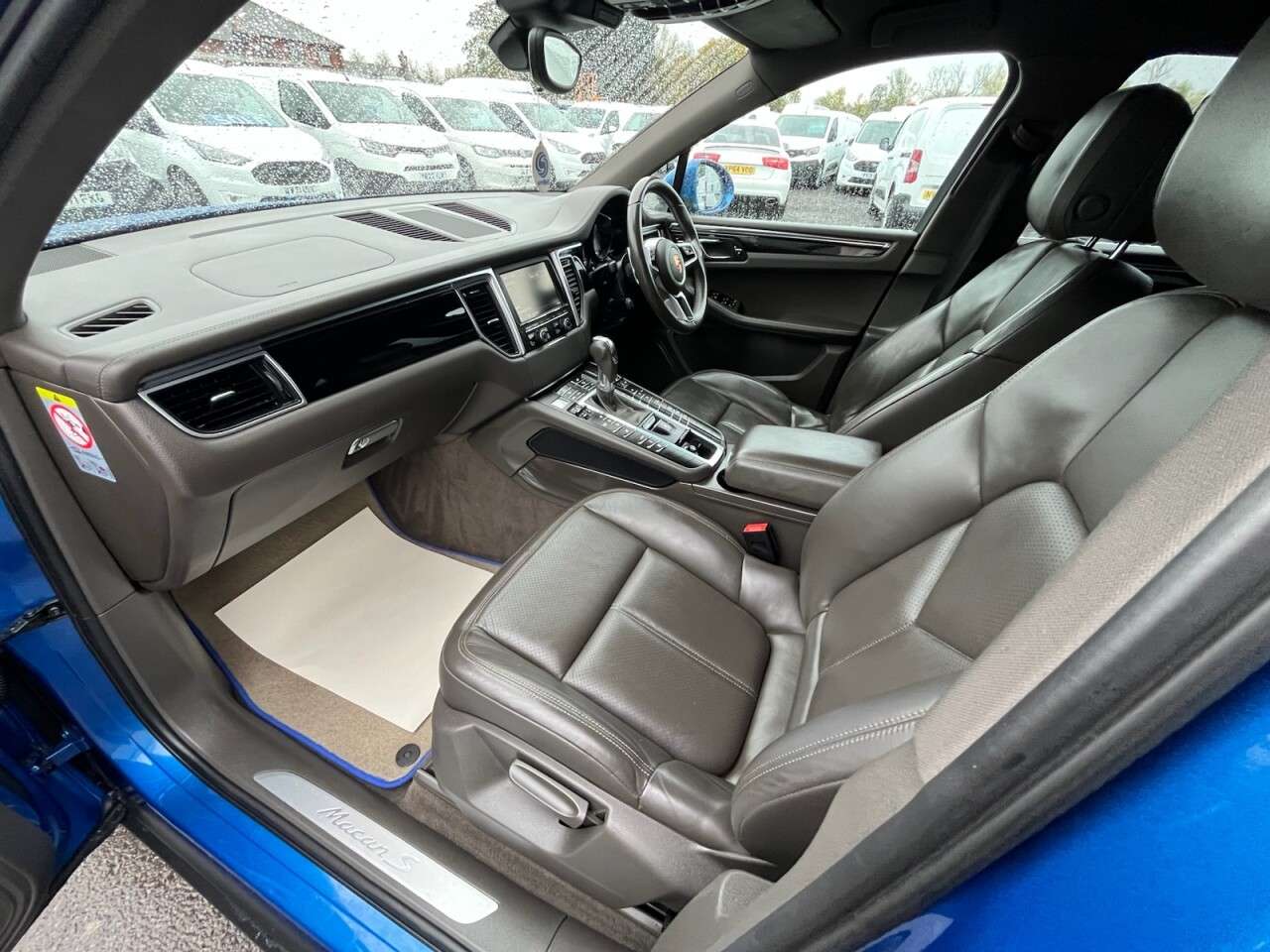 2015 PORSCHE MACAN 2015 PORSCHE MACAN