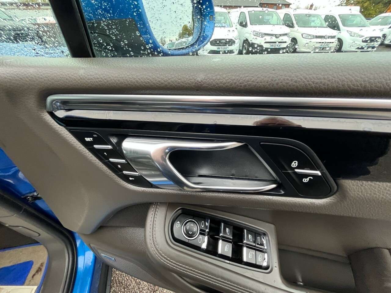 2015 PORSCHE MACAN 2015 PORSCHE MACAN