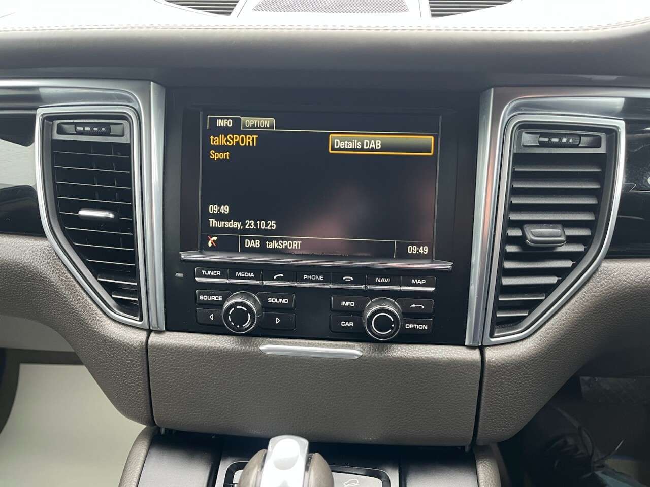 2015 PORSCHE MACAN 2015 PORSCHE MACAN