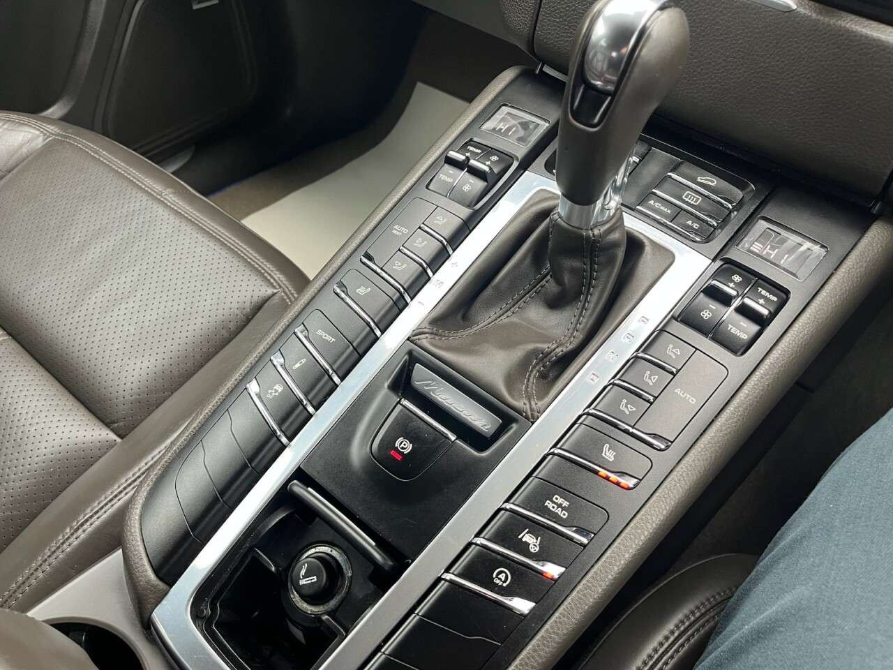 2015 PORSCHE MACAN 2015 PORSCHE MACAN