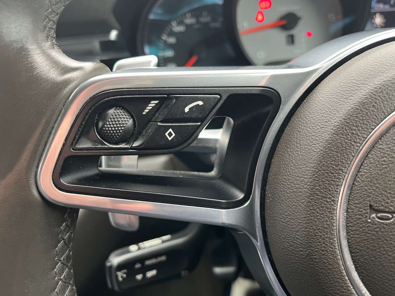 2015 PORSCHE MACAN 2015 PORSCHE MACAN