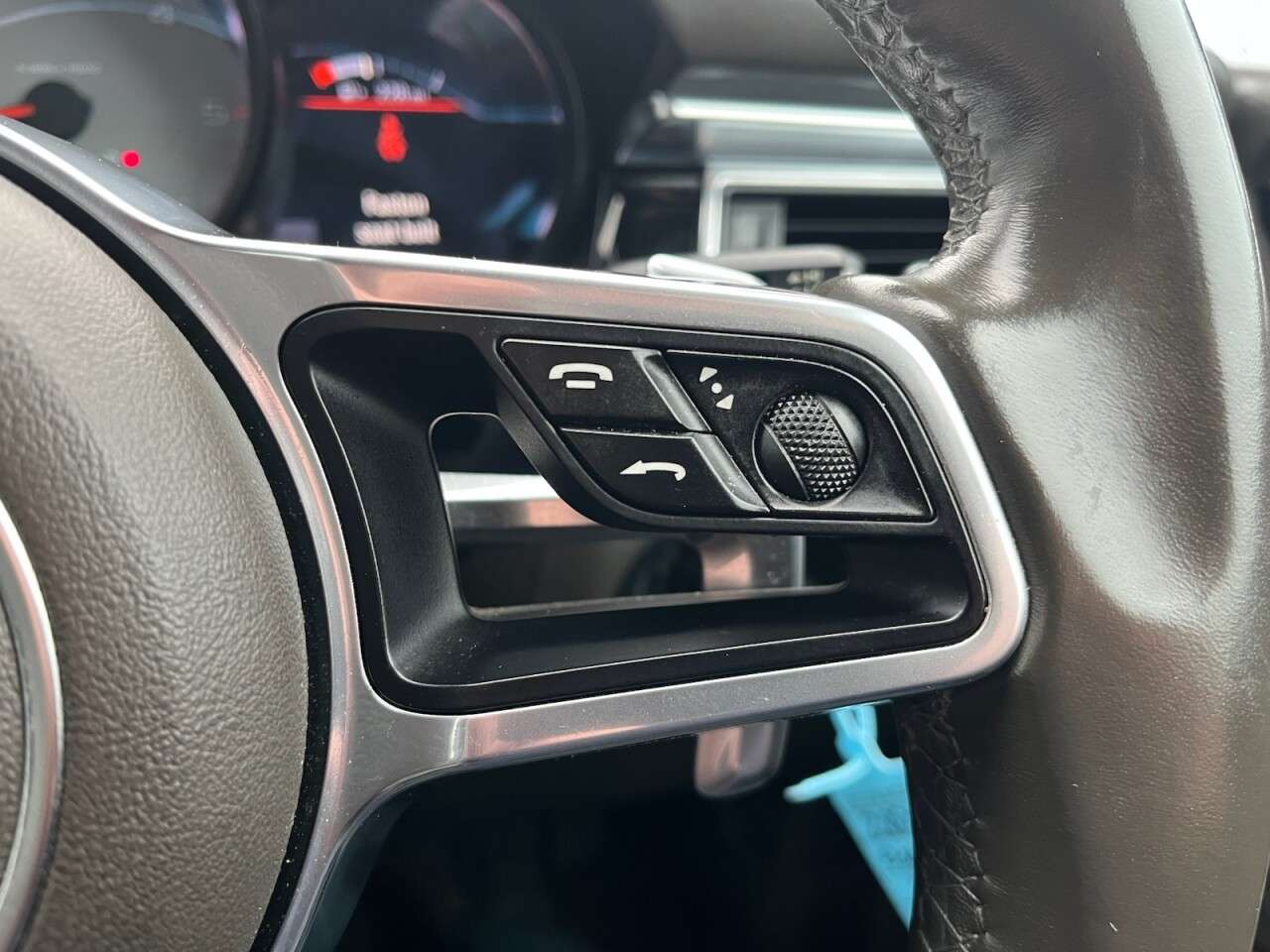 2015 PORSCHE MACAN 2015 PORSCHE MACAN