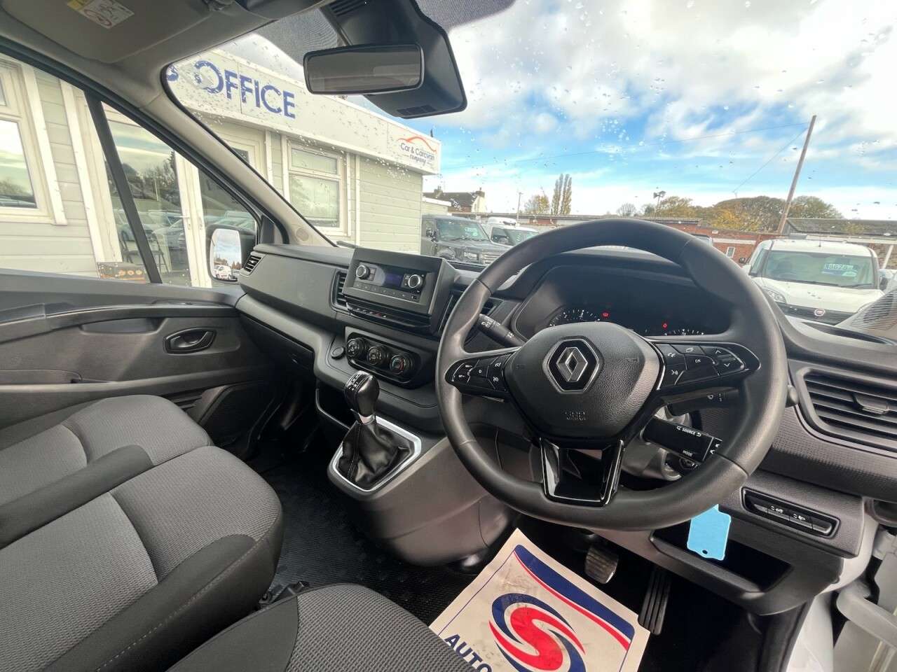 2022 RENAULT TRAFIC 2022 RENAULT TRAFIC