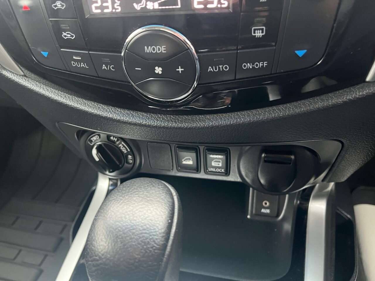 2017 NISSAN NAVARA 2017 NISSAN NAVARA