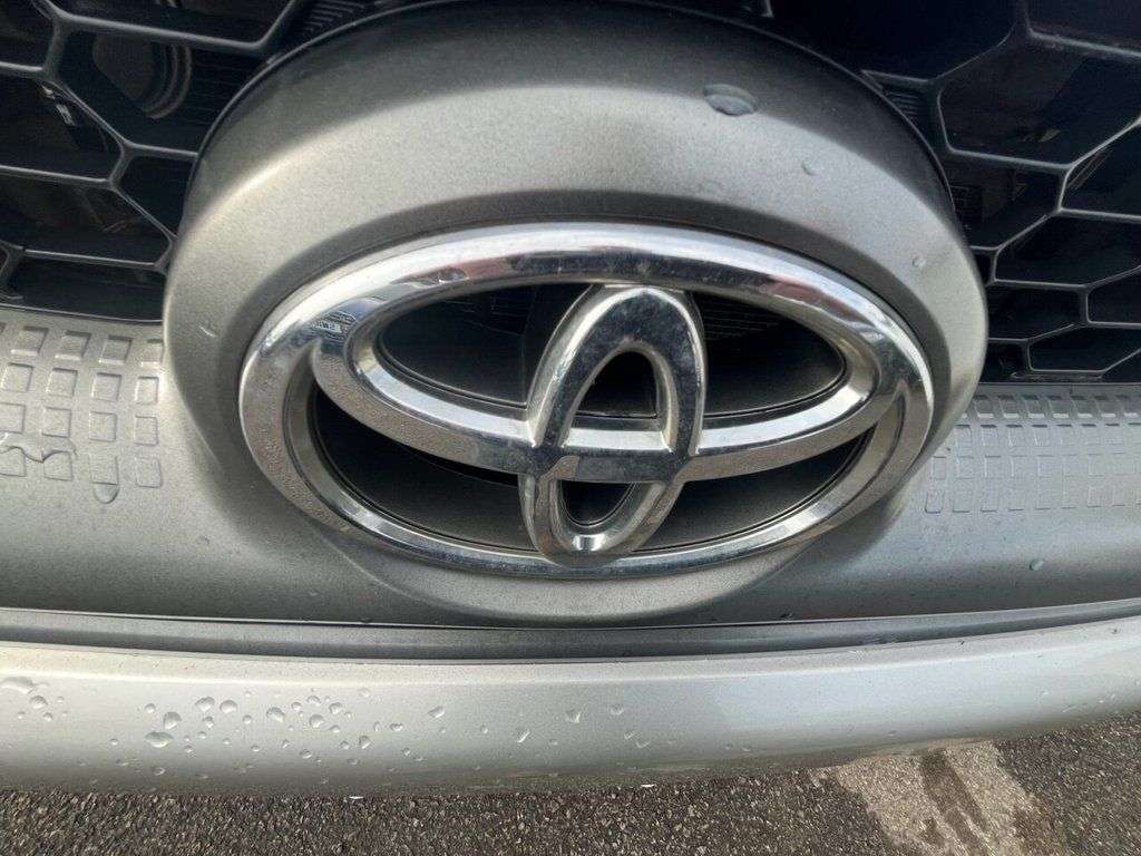 2011 TOYOTA HI-LUX 2011 TOYOTA HI-LUX