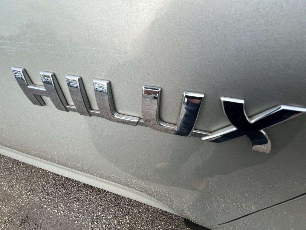 2011 TOYOTA HI-LUX 2011 TOYOTA HI-LUX