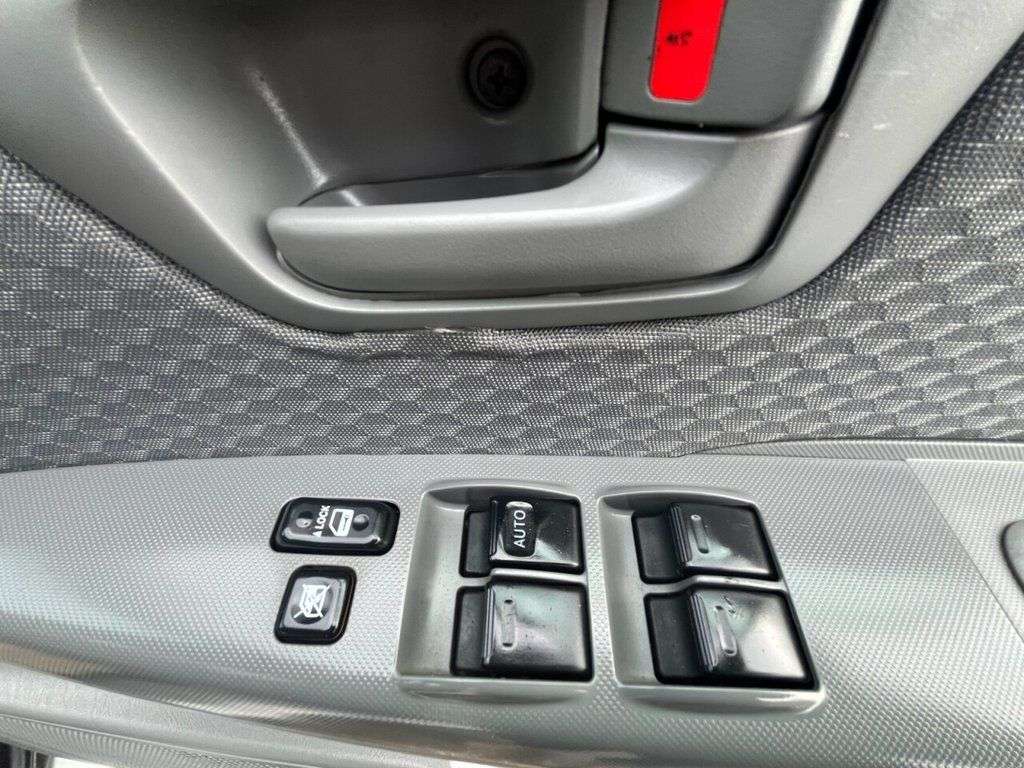 2011 TOYOTA HI-LUX 2011 TOYOTA HI-LUX