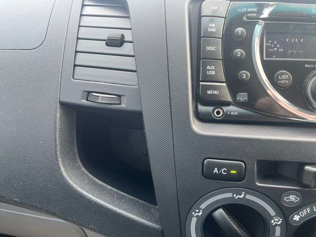 2011 TOYOTA HI-LUX 2011 TOYOTA HI-LUX