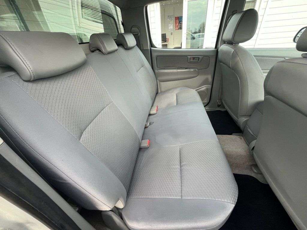 2011 TOYOTA HI-LUX 2011 TOYOTA HI-LUX