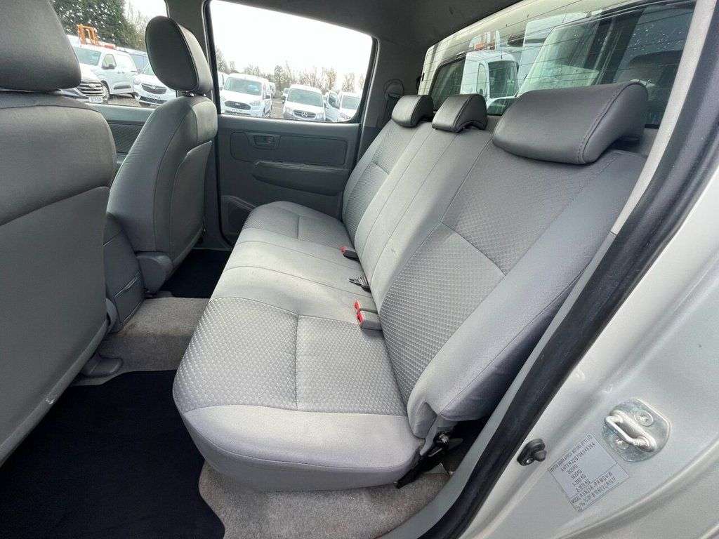 2011 TOYOTA HI-LUX 2011 TOYOTA HI-LUX