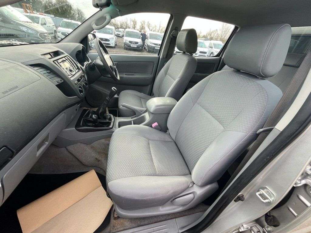 2011 TOYOTA HI-LUX 2011 TOYOTA HI-LUX