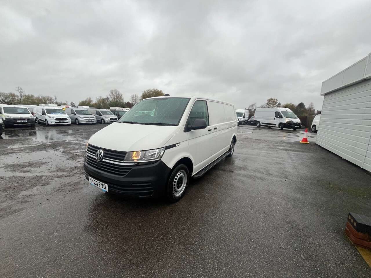 A 2020 VOLKSWAGEN TRANSPORTER 2.0 TDI T28 Startline Panel Van 5dr Diesel Manual FWD LWB Euro 6 (s/s) (110 A 2020 VOLKSWAGEN TRANSPORTER 2.0 TDI T28 Startline Panel Van 5dr Diesel Manual FWD LWB Euro 6 (s/s) (110