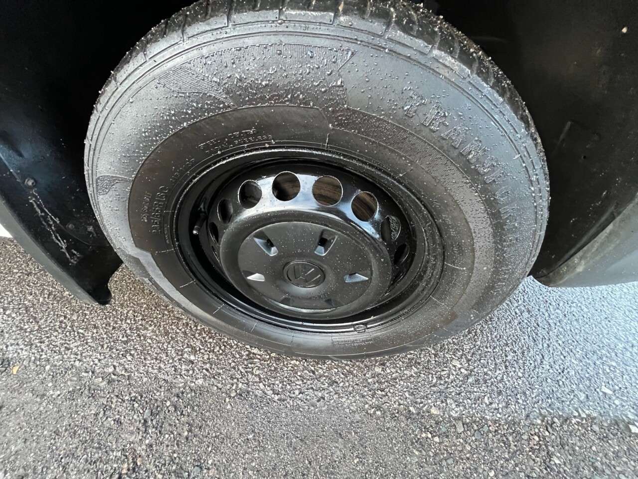 A 2010 VOLKSWAGEN CRAFTER CR35 BLUE TDI C/C A 2010 VOLKSWAGEN CRAFTER CR35 BLUE TDI C/C