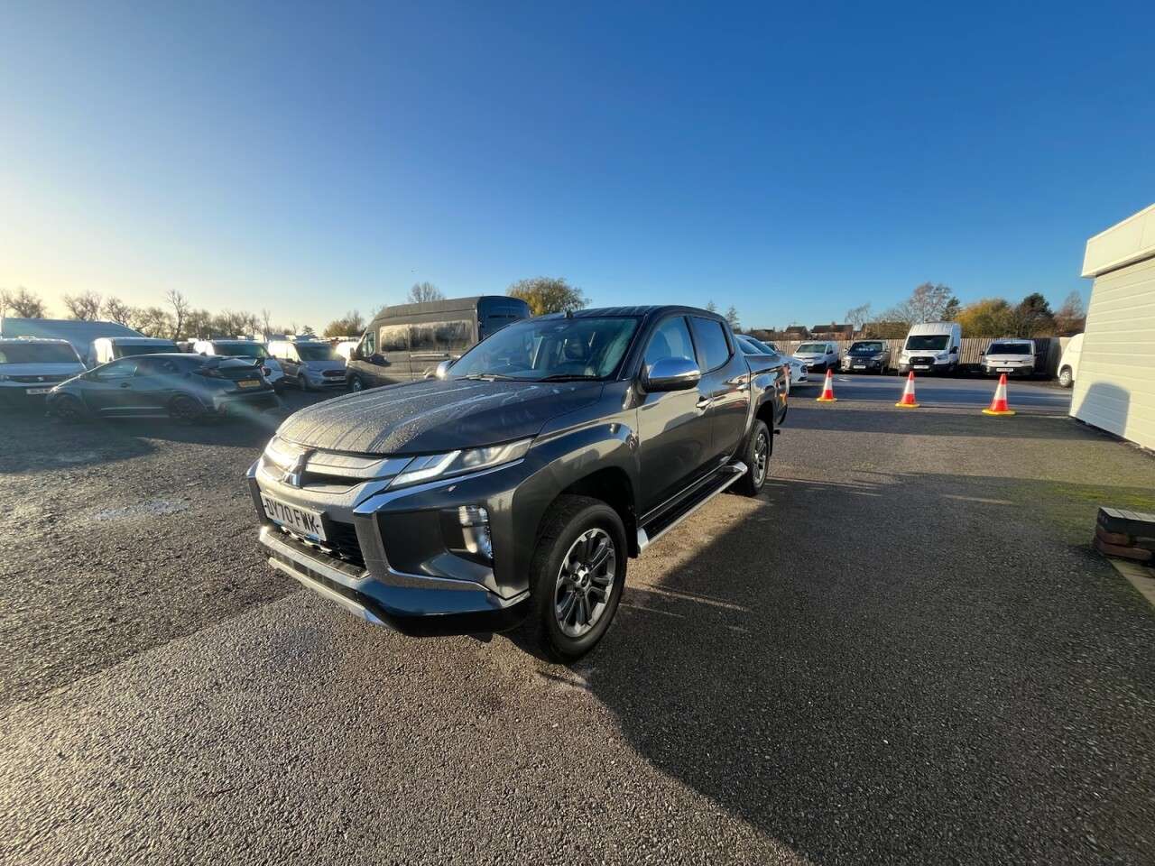 A 2020 MITSUBISHI L200 2.2 DI-D DC Barbarian Pickup Double Cab 4dr Diesel Auto 4WD Euro 6 (s/s) (1 A 2020 MITSUBISHI L200 2.2 DI-D DC Barbarian Pickup Double Cab 4dr Diesel Auto 4WD Euro 6 (s/s) (1