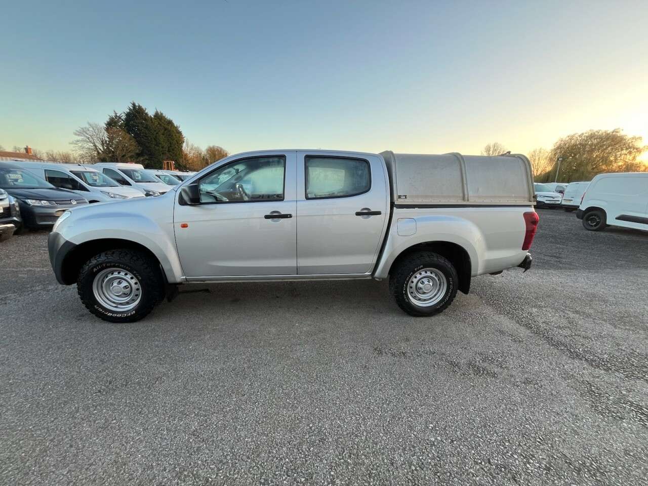 2016 ISUZU D-MAX 2016 ISUZU D-MAX