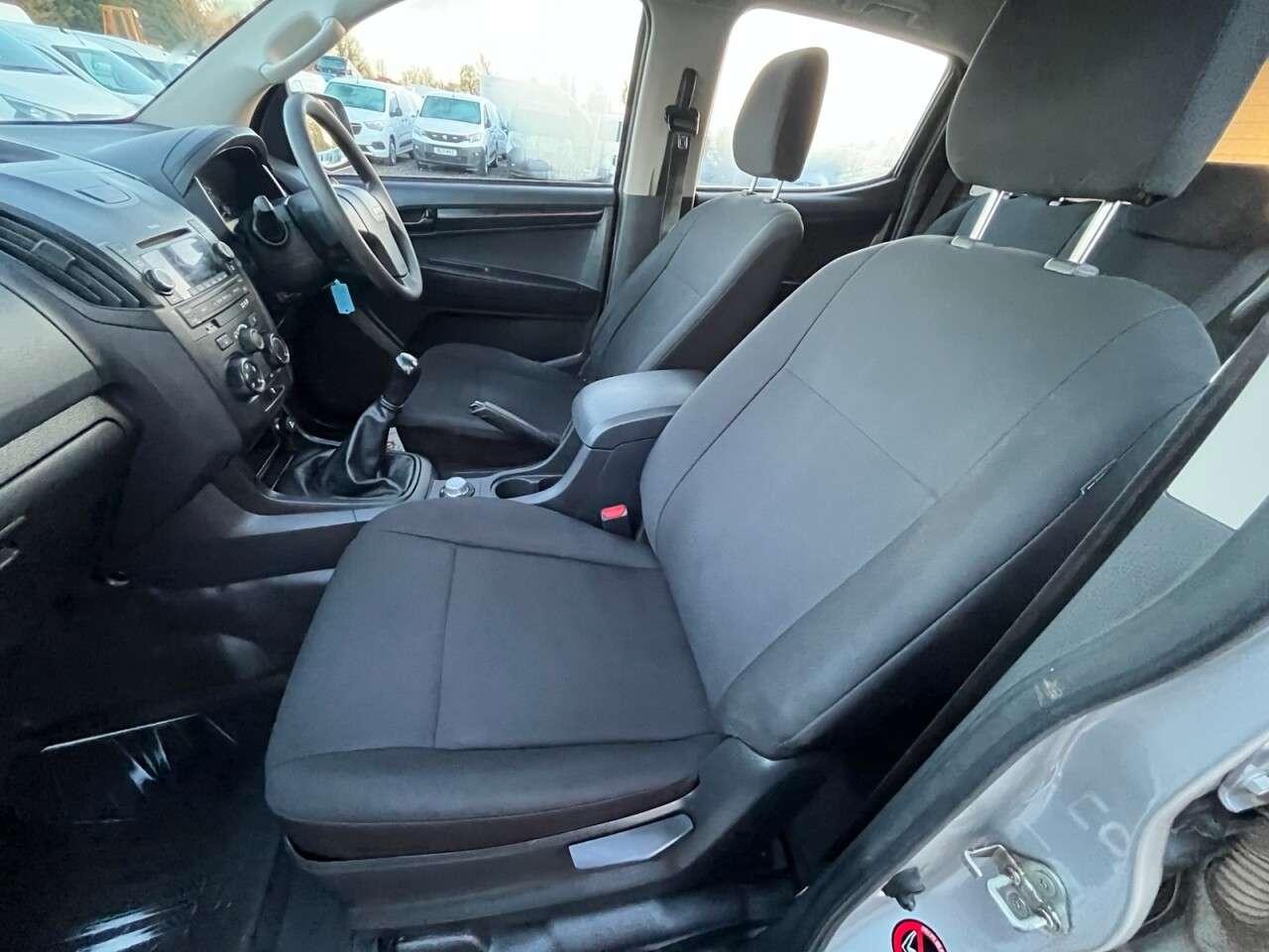 2016 ISUZU D-MAX 2016 ISUZU D-MAX