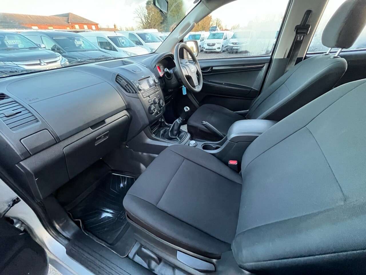 2016 ISUZU D-MAX 2016 ISUZU D-MAX