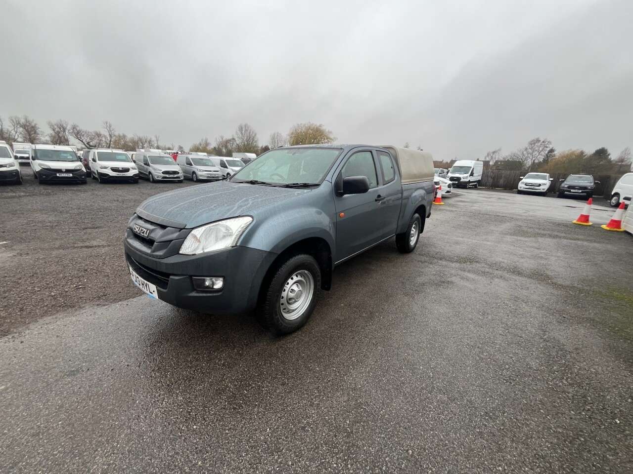 2013 ISUZU D-MAX 2013 ISUZU D-MAX