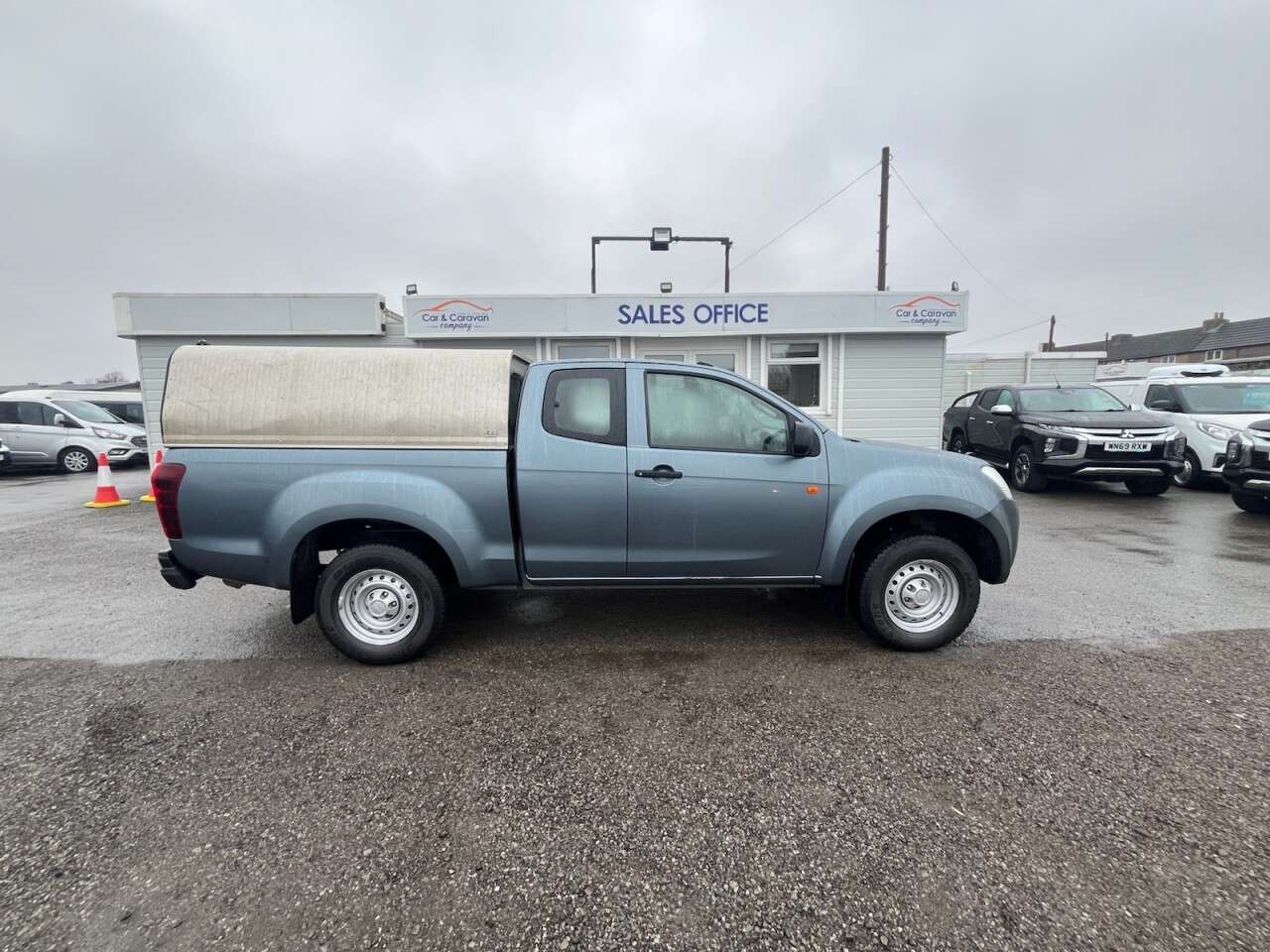 2013 ISUZU D-MAX 2013 ISUZU D-MAX