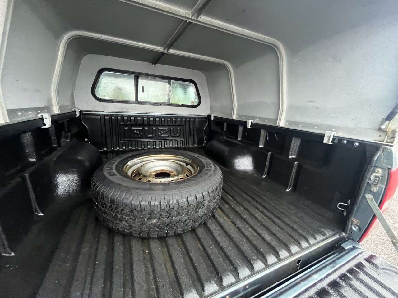 2013 ISUZU D-MAX 2013 ISUZU D-MAX