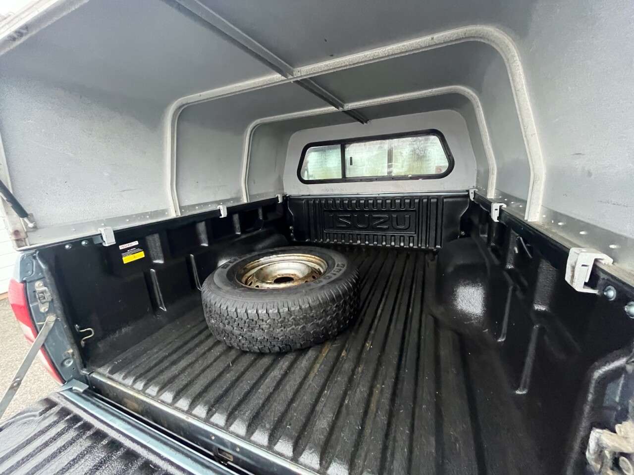 2013 ISUZU D-MAX 2013 ISUZU D-MAX