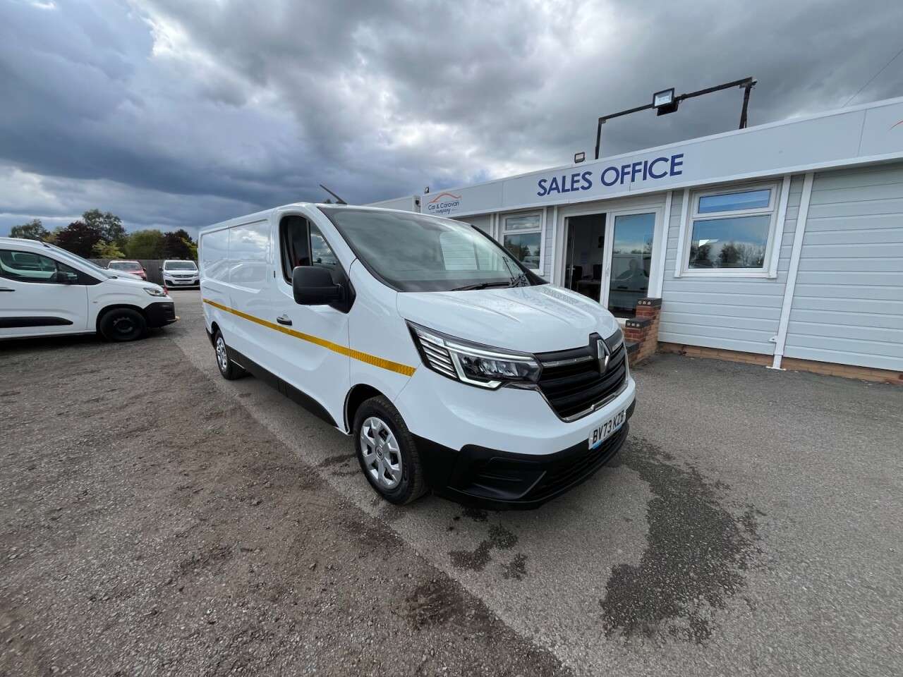 A 2023 RENAULT TRUCKS TRAFIC 2.0 dCi Blue LL30 Business Panel Van 5dr Diesel Manual L2 H1 Euro 6 (s/s) ( A 2023 RENAULT TRUCKS TRAFIC 2.0 dCi Blue LL30 Business Panel Van 5dr Diesel Manual L2 H1 Euro 6 (s/s) (
