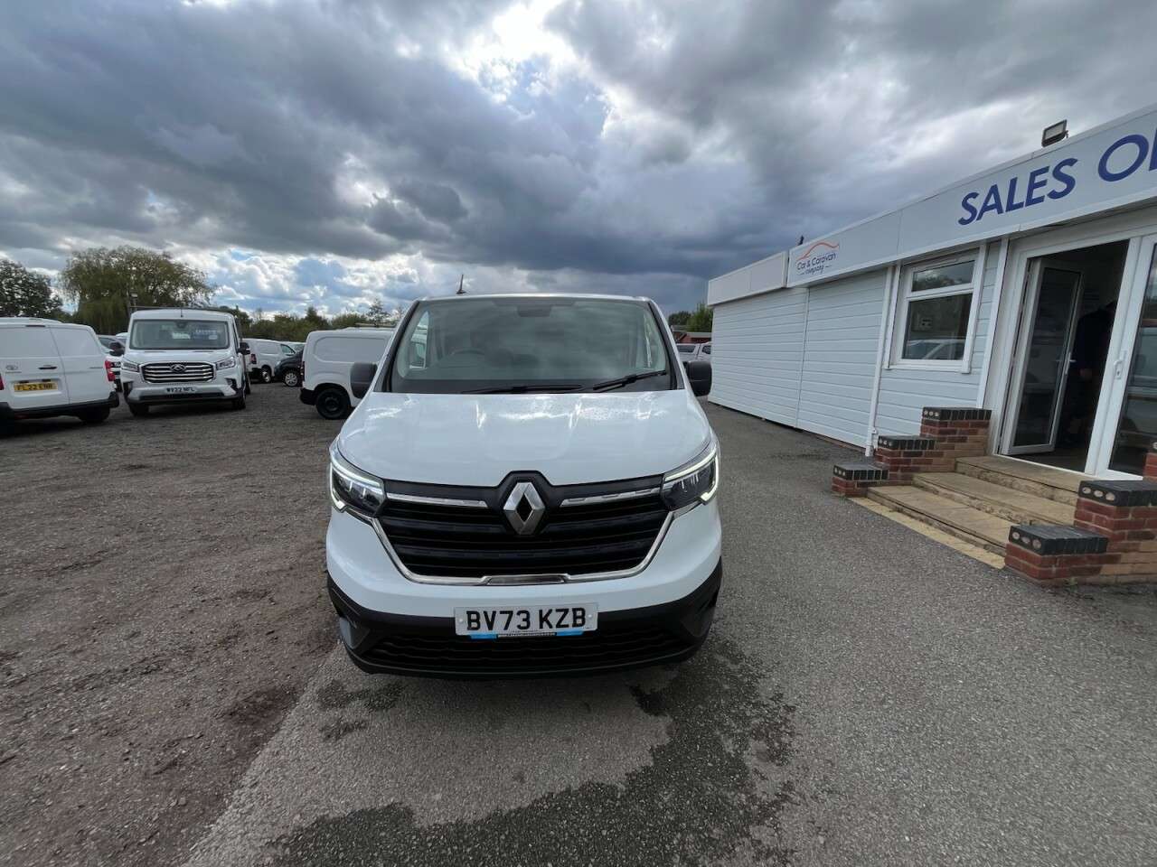 A 2023 RENAULT TRUCKS TRAFIC 2.0 dCi Blue LL30 Business Panel Van 5dr Diesel Manual L2 H1 Euro 6 (s/s) ( A 2023 RENAULT TRUCKS TRAFIC 2.0 dCi Blue LL30 Business Panel Van 5dr Diesel Manual L2 H1 Euro 6 (s/s) (