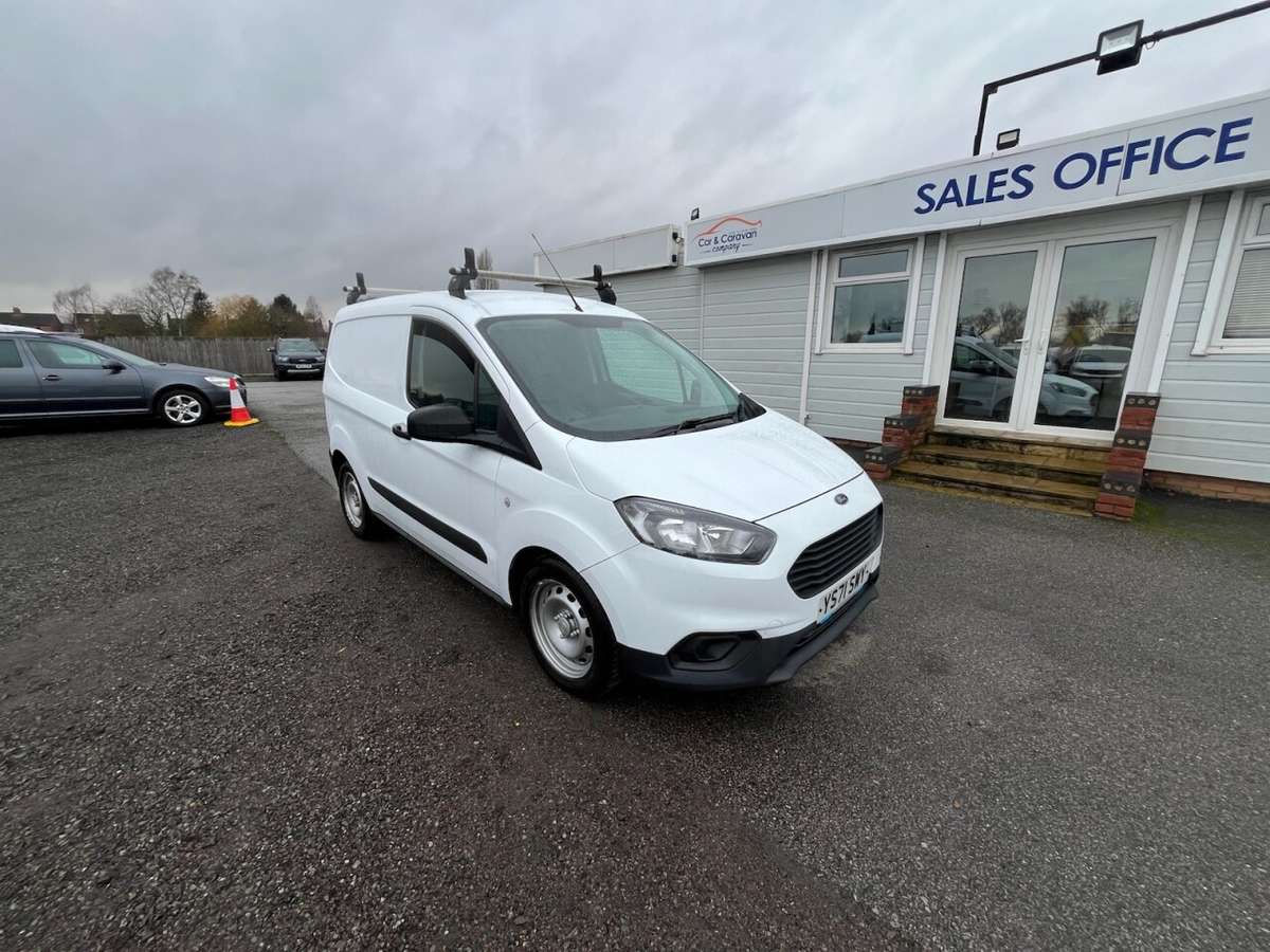 Check out this Ford Transit Courier 2022 Petrol Manual