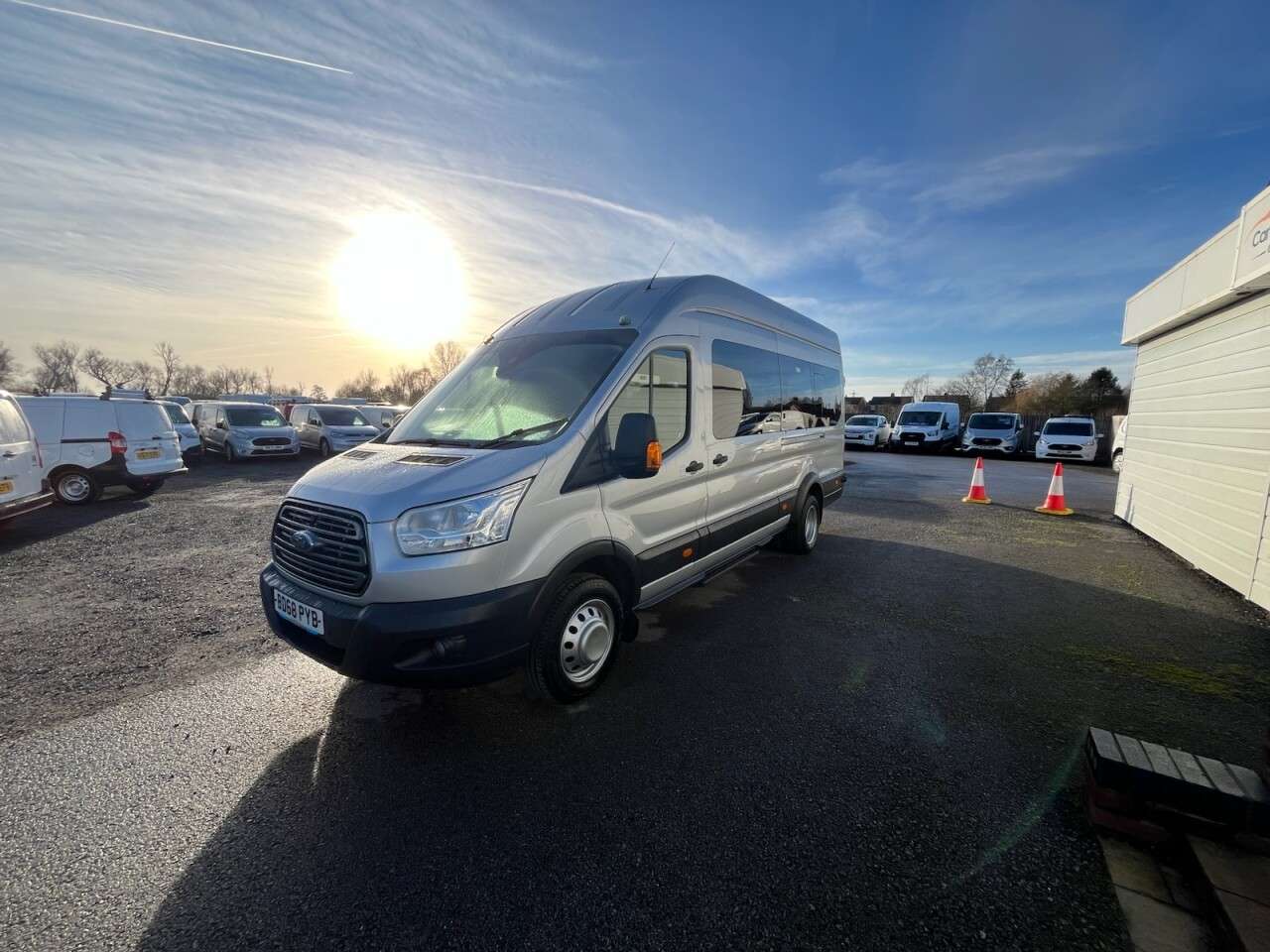 A 2018 FORD TRANSIT 2.2 TDCi 460 HDT Trend Minibus 5dr Diesel Manual L4 H3 (18 seats) (196 g/km A 2018 FORD TRANSIT 2.2 TDCi 460 HDT Trend Minibus 5dr Diesel Manual L4 H3 (18 seats) (196 g/km