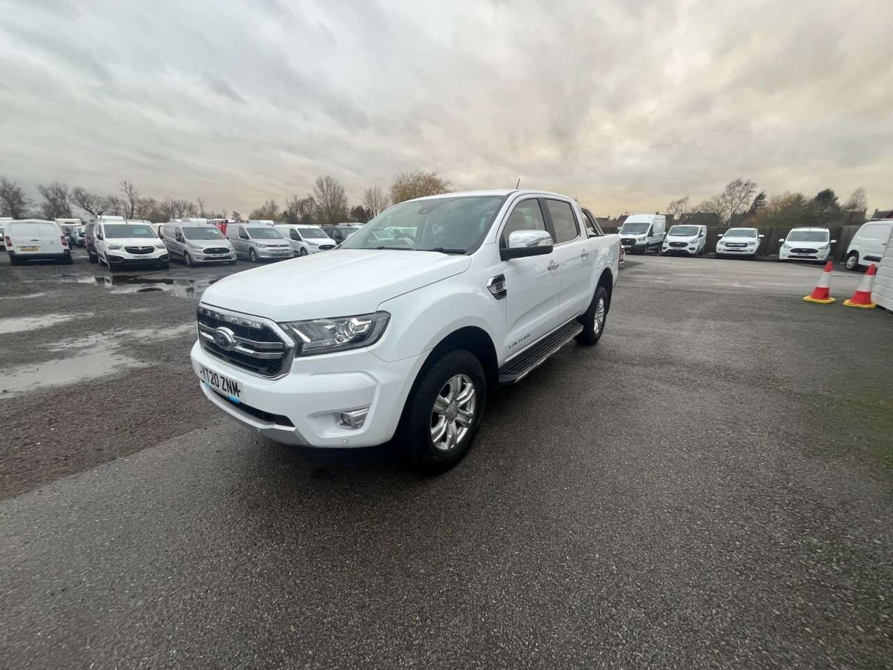 A 2020 FORD RANGER 2.0 EcoBlue Limited Pickup Double Cab 4dr Diesel Auto 4WD Euro 6 (s/s) (170 A 2020 FORD RANGER 2.0 EcoBlue Limited Pickup Double Cab 4dr Diesel Auto 4WD Euro 6 (s/s) (170