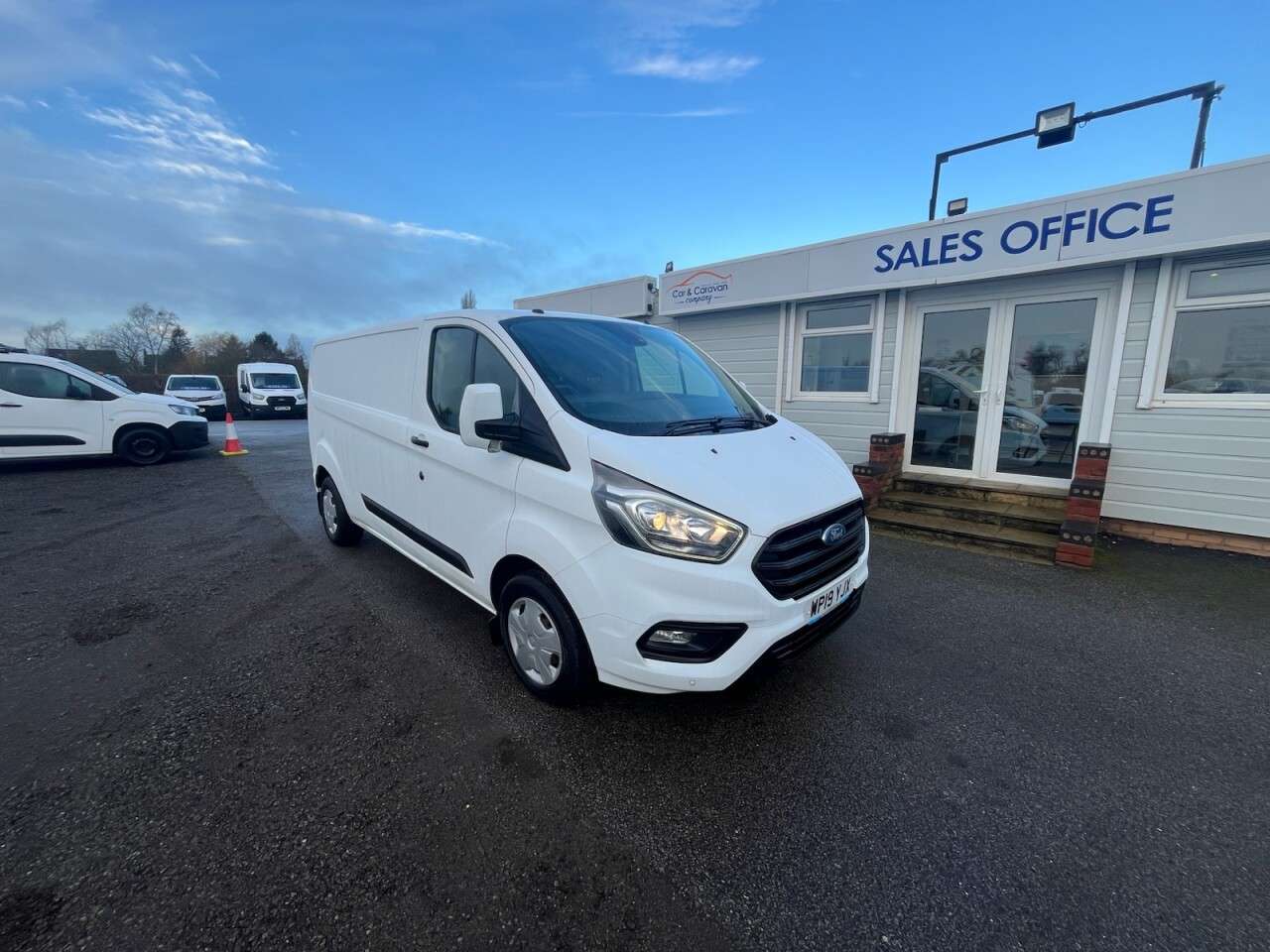 A 2019 FORD TRANSIT CUSTOM 2.0 300 EcoBlue Trend Panel Van 5dr Diesel Manual L2 H1 Euro 6 (s/s) (105 p A 2019 FORD TRANSIT CUSTOM 2.0 300 EcoBlue Trend Panel Van 5dr Diesel Manual L2 H1 Euro 6 (s/s) (105 p