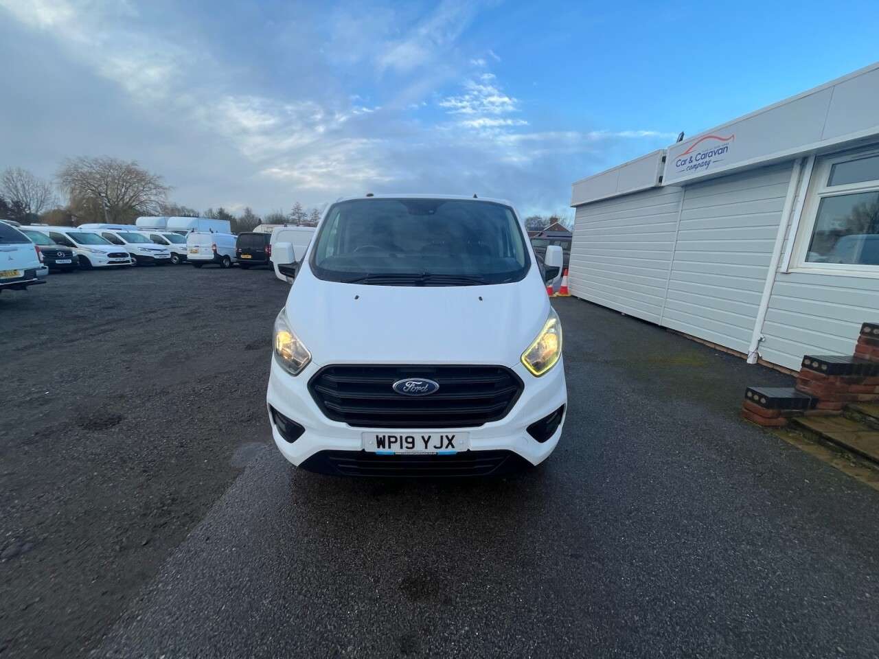 A 2019 FORD TRANSIT CUSTOM 2.0 300 EcoBlue Trend Panel Van 5dr Diesel Manual L2 H1 Euro 6 (s/s) (105 p A 2019 FORD TRANSIT CUSTOM 2.0 300 EcoBlue Trend Panel Van 5dr Diesel Manual L2 H1 Euro 6 (s/s) (105 p