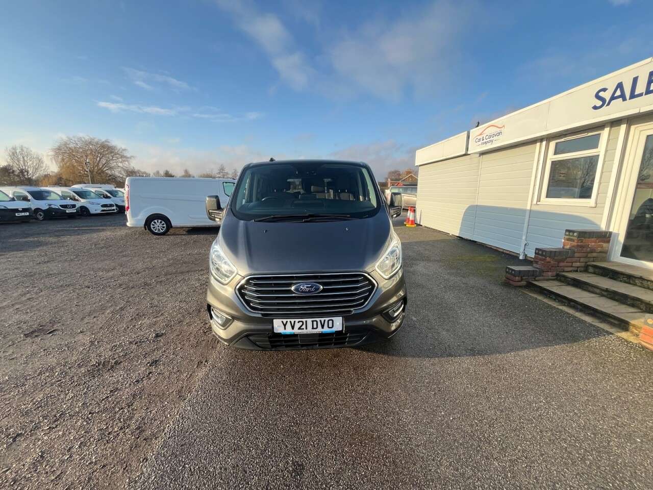 A 2021 FORD TOURNEO CUSTOM 2.0 320 EcoBlue Titanium Minibus Double Cab 5dr Diesel Manual L2 Euro 6 (s/ A 2021 FORD TOURNEO CUSTOM 2.0 320 EcoBlue Titanium Minibus Double Cab 5dr Diesel Manual L2 Euro 6 (s/