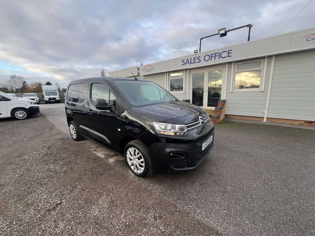 Check out this Citroen Berlingo 2021 Diesel Manual
