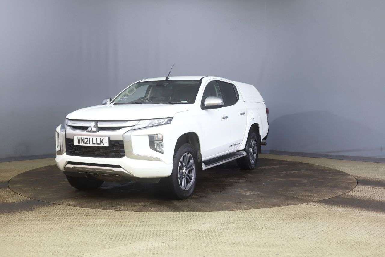 A 2021 MITSUBISHI L200 2.2 DI-D DC Barbarian Pickup Double Cab 4dr Diesel Manual 4WD Euro 6 (s/s) A 2021 MITSUBISHI L200 2.2 DI-D DC Barbarian Pickup Double Cab 4dr Diesel Manual 4WD Euro 6 (s/s)
