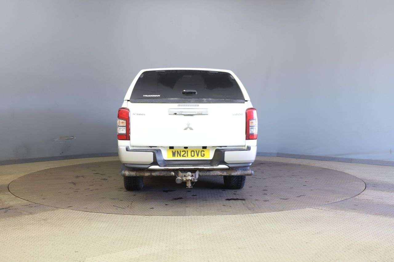 A 2021 MITSUBISHI L200 2.2 DI-D DC Barbarian Pickup Double Cab 4dr Diesel Manual 4WD Euro 6 (s/s) A 2021 MITSUBISHI L200 2.2 DI-D DC Barbarian Pickup Double Cab 4dr Diesel Manual 4WD Euro 6 (s/s)