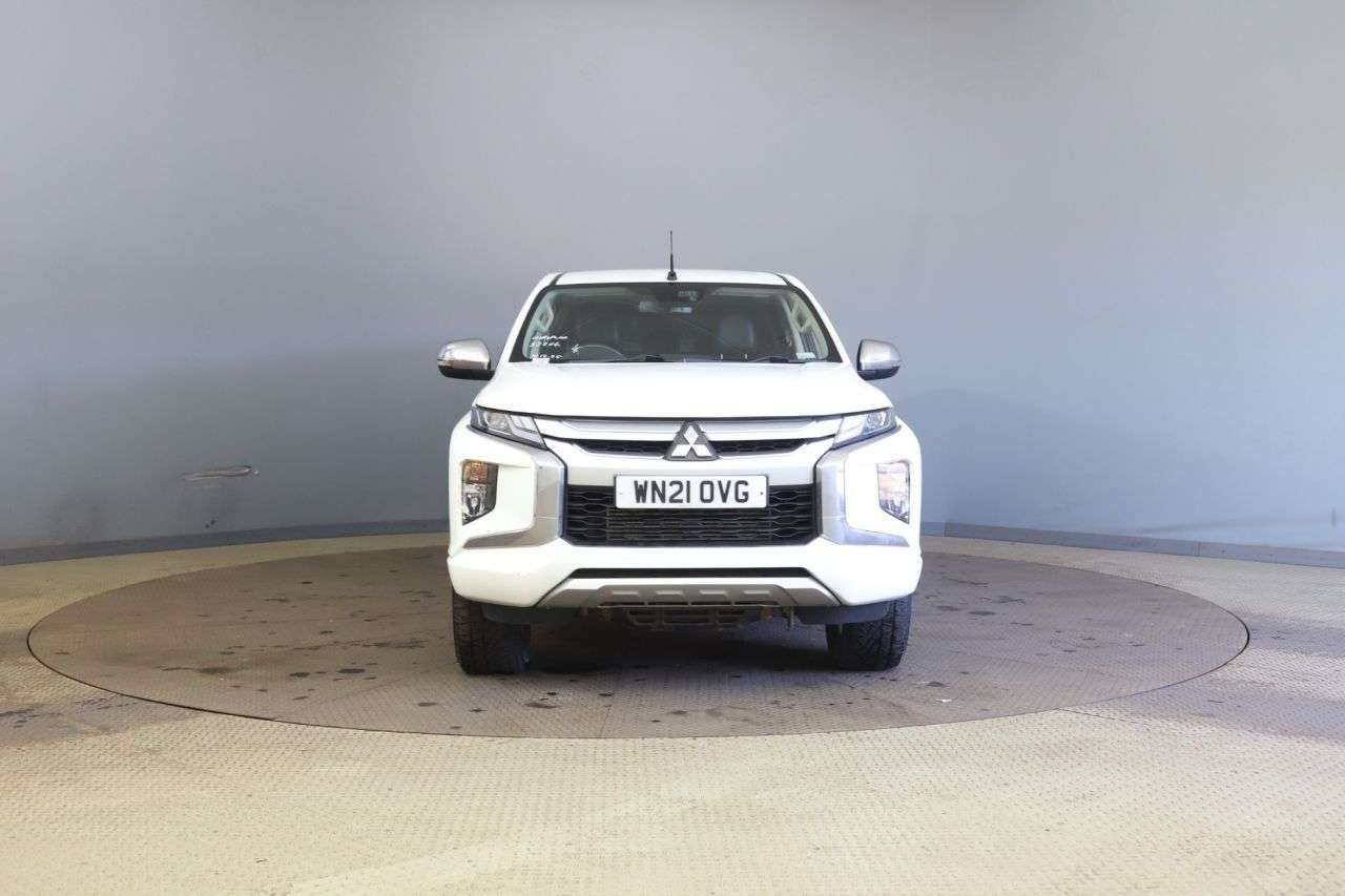 A 2021 MITSUBISHI L200 2.2 DI-D DC Barbarian Pickup Double Cab 4dr Diesel Manual 4WD Euro 6 (s/s) A 2021 MITSUBISHI L200 2.2 DI-D DC Barbarian Pickup Double Cab 4dr Diesel Manual 4WD Euro 6 (s/s)