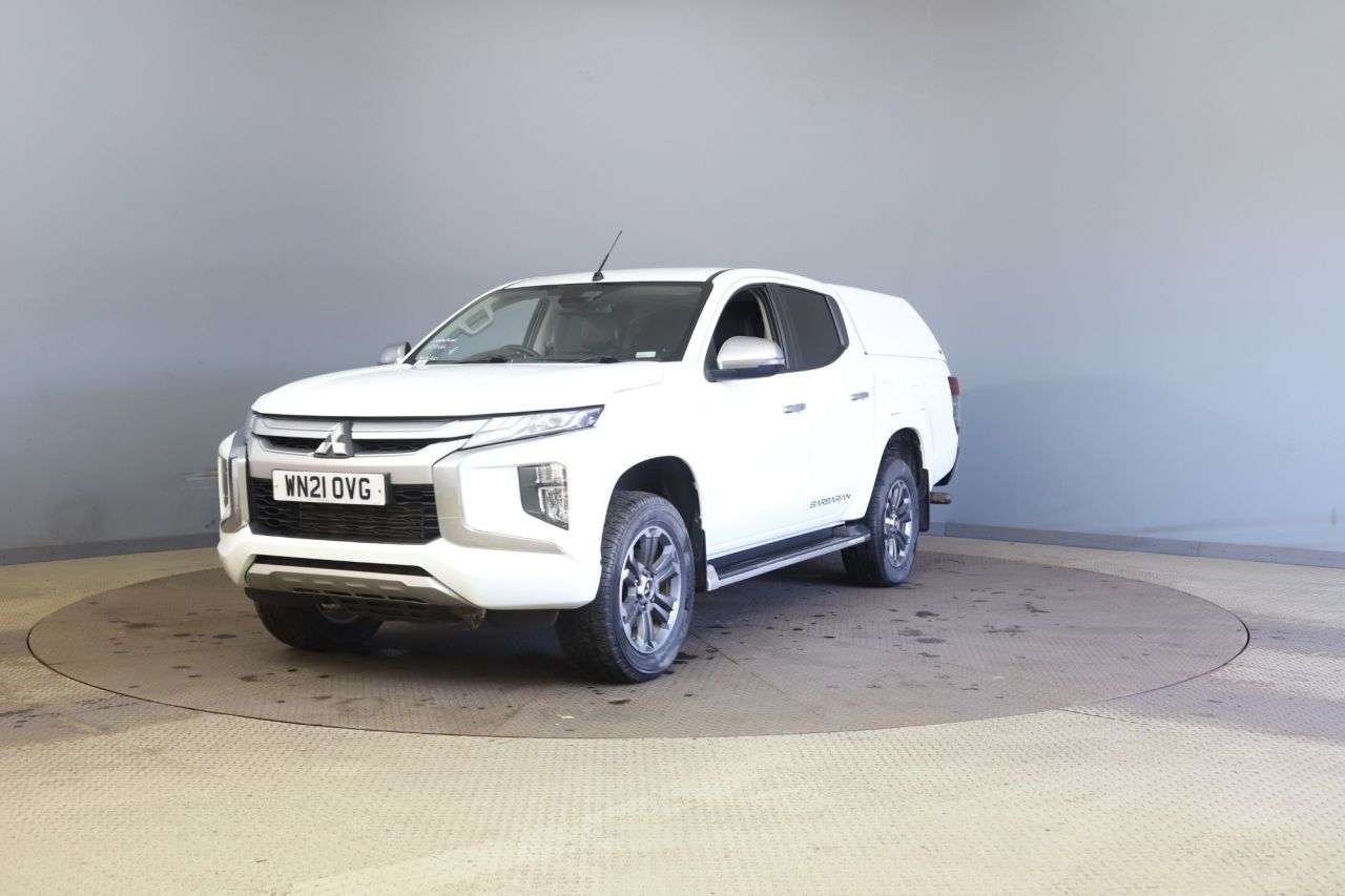 A 2021 MITSUBISHI L200 2.2 DI-D DC Barbarian Pickup Double Cab 4dr Diesel Manual 4WD Euro 6 (s/s) A 2021 MITSUBISHI L200 2.2 DI-D DC Barbarian Pickup Double Cab 4dr Diesel Manual 4WD Euro 6 (s/s)