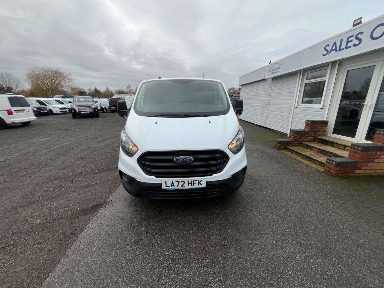 A 2023 FORD TRANSIT CUSTOM 2.0 300 EcoBlue Leader Panel Van 5dr Diesel Manual L2 H1 Euro 6 (s/s) (130 A 2023 FORD TRANSIT CUSTOM 2.0 300 EcoBlue Leader Panel Van 5dr Diesel Manual L2 H1 Euro 6 (s/s) (130