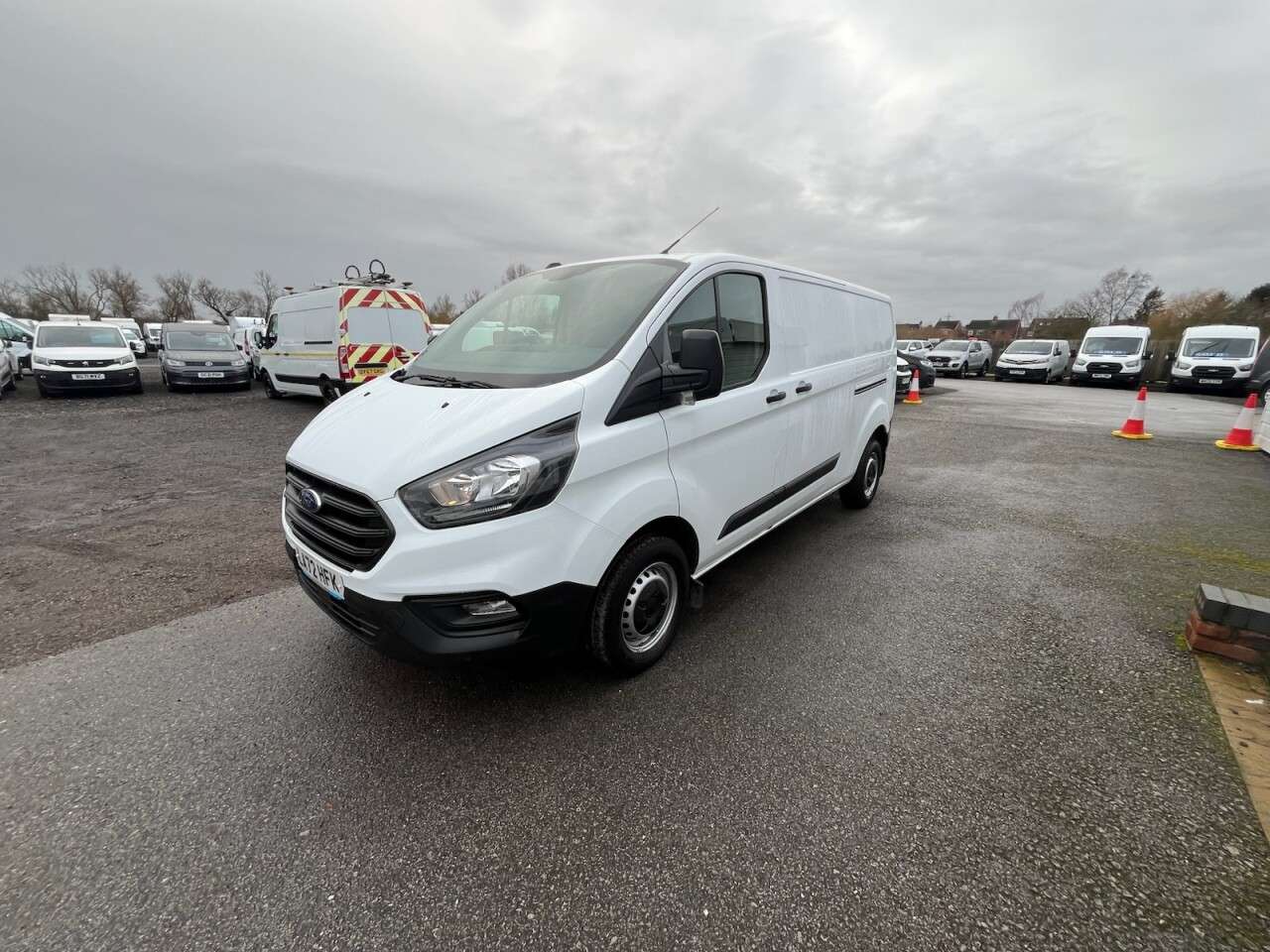 A 2023 FORD TRANSIT CUSTOM 2.0 300 EcoBlue Leader Panel Van 5dr Diesel Manual L2 H1 Euro 6 (s/s) (130 A 2023 FORD TRANSIT CUSTOM 2.0 300 EcoBlue Leader Panel Van 5dr Diesel Manual L2 H1 Euro 6 (s/s) (130