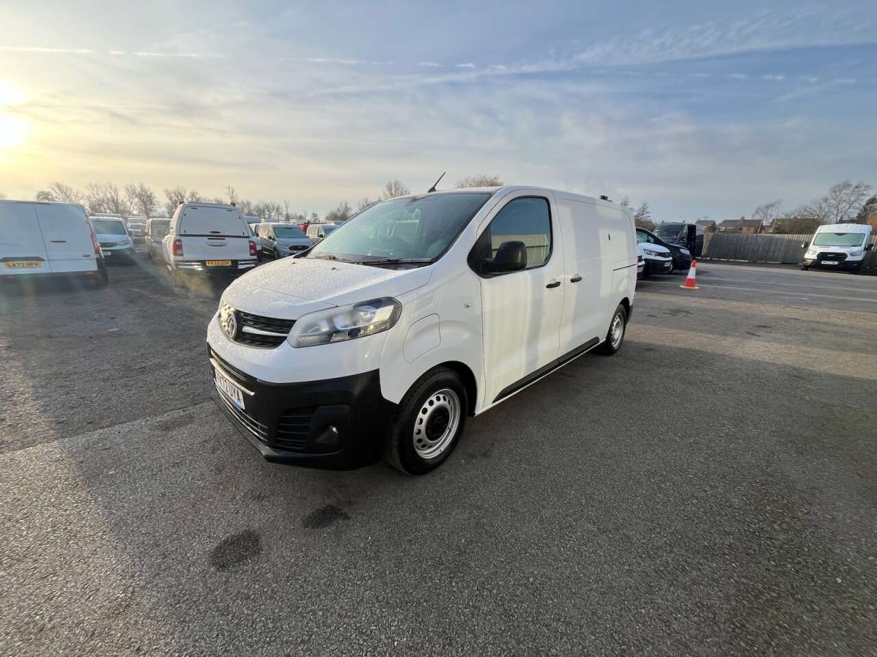 A 2022 VAUXHALL VIVARO ELECTRIC 3100 75kWh Dynamic Panel Van 6dr Electric Auto L1 H1 (7.4kW Charger) (136 p A 2022 VAUXHALL VIVARO ELECTRIC 3100 75kWh Dynamic Panel Van 6dr Electric Auto L1 H1 (7.4kW Charger) (136 p