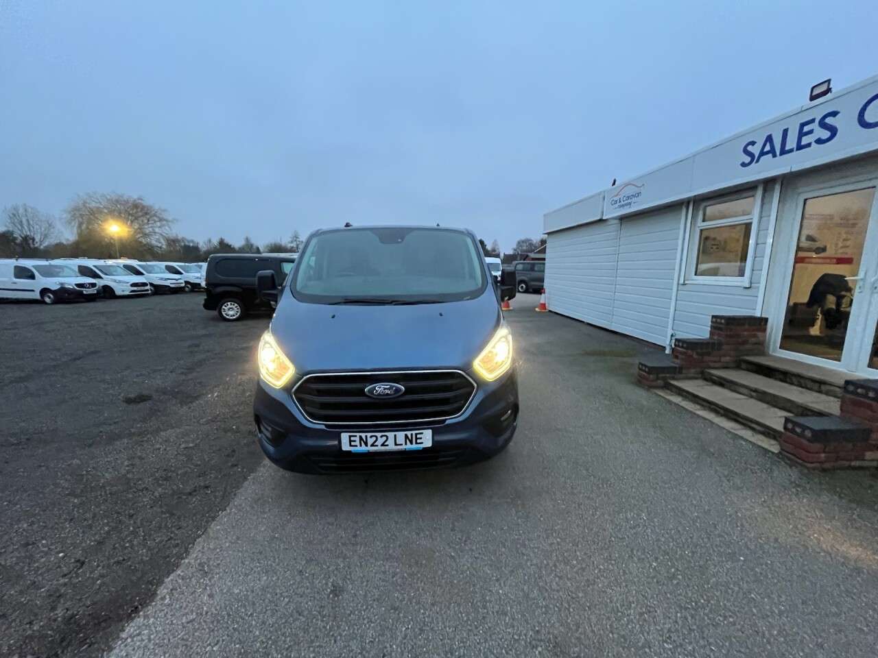 A 2022 FORD TRANSIT CUSTOM 2.0 300 EcoBlue Limited Panel Van 5dr Diesel Manual L2 H1 Euro 6 (s/s) (130 A 2022 FORD TRANSIT CUSTOM 2.0 300 EcoBlue Limited Panel Van 5dr Diesel Manual L2 H1 Euro 6 (s/s) (130